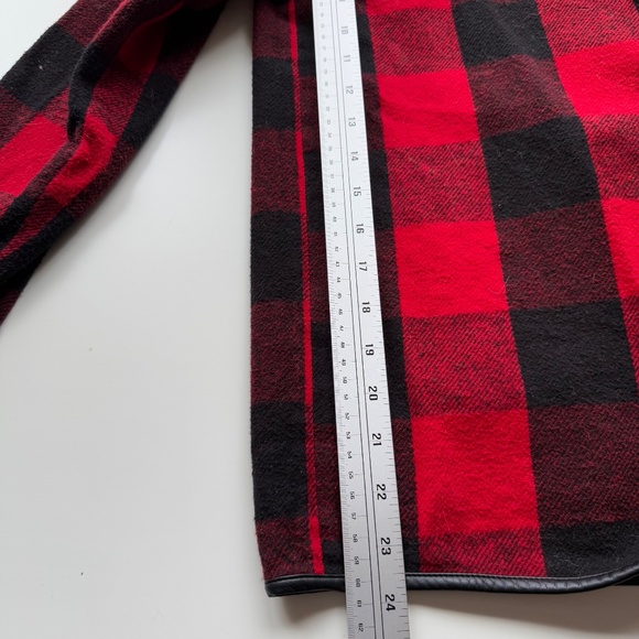 G.H. Bass & Co Sweater Buffalo Plaid Size M - Picture 11 of 11